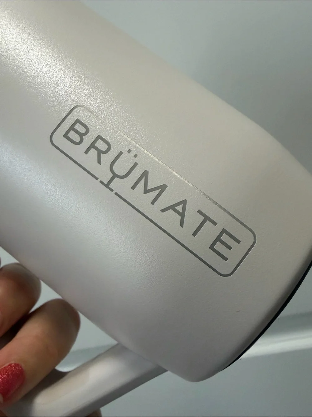 BrüMate Dune MÜV Insulated Mug w/ locking leak free lid.